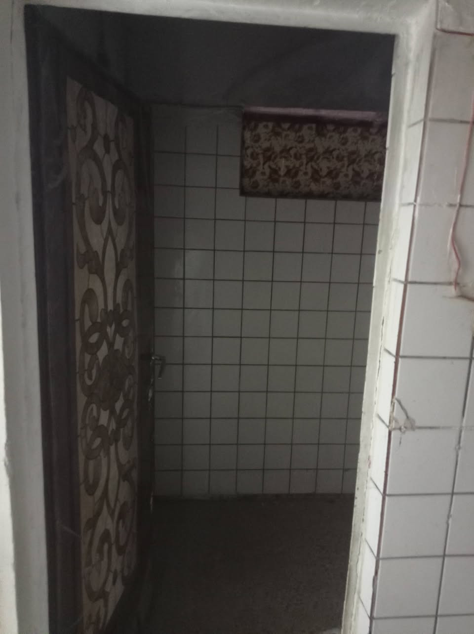 السلام عليكم بيت للبيع بلنواب بلنفط قرب مركز الشرطه 150متر ثلاث غرف نوم وهول واستقبال  ومطبخ وملحقات البيت فارق حالين البناء تسعينات  كلش نضيف بس مترب لان متروك للتواصل ***********
