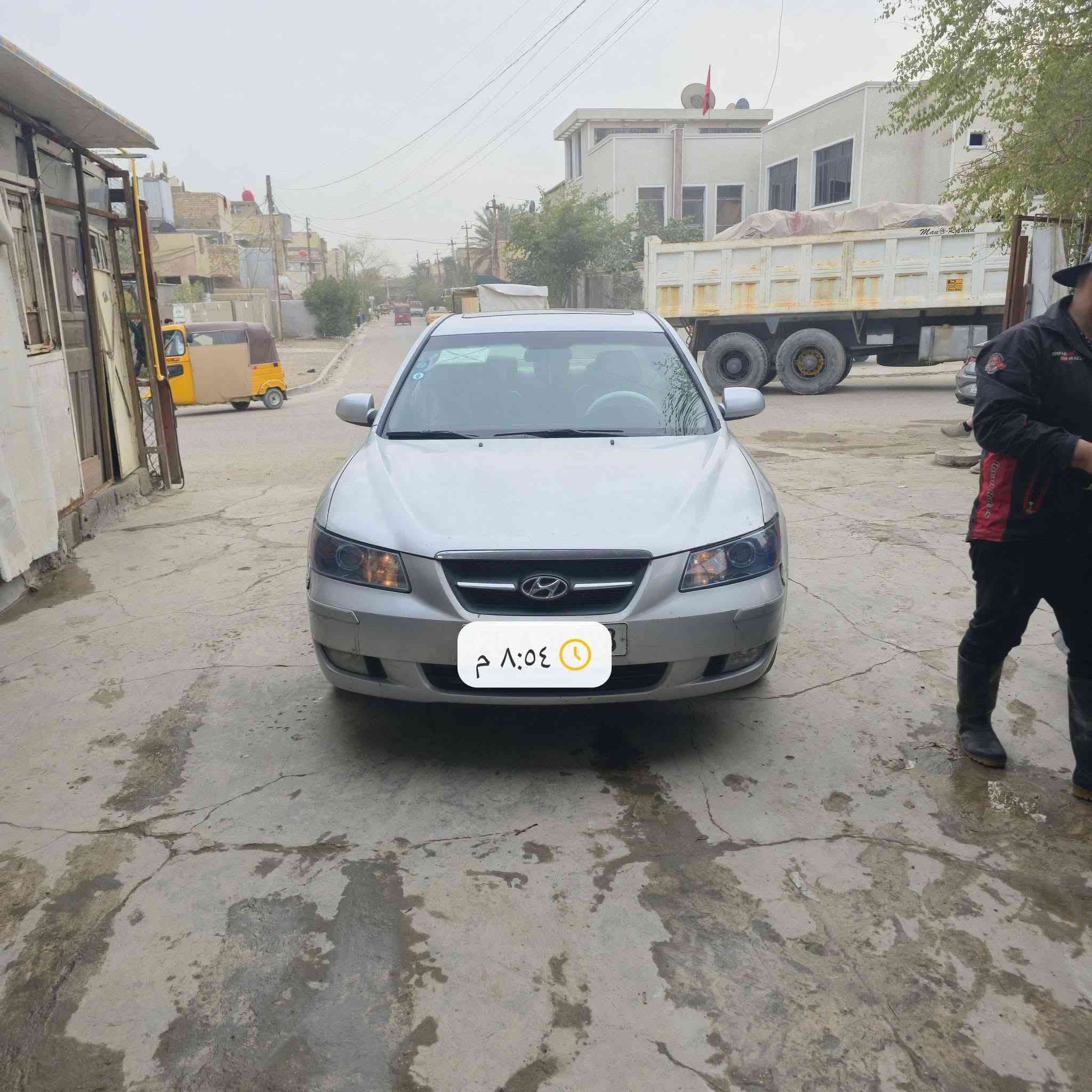 سوناتا ٢٠٠٨ للبيع ٦سلندر مصبوغه ..صدر جديد
تبريد شغال تخم تاير جديد

محرك بي بداية تبخير جدا بسيط
عوزها ترتيب 
حادثها فقط أمريكا الجاملغ الخلفي وره السايق
السعر ٧٧ 

للاستفسار ***********
