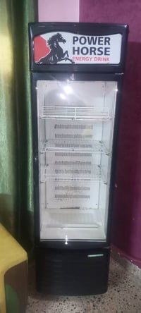 عارضة للبيع شغالة بغداد السعر 250 بيه مجال رقم واتساب 07704269222