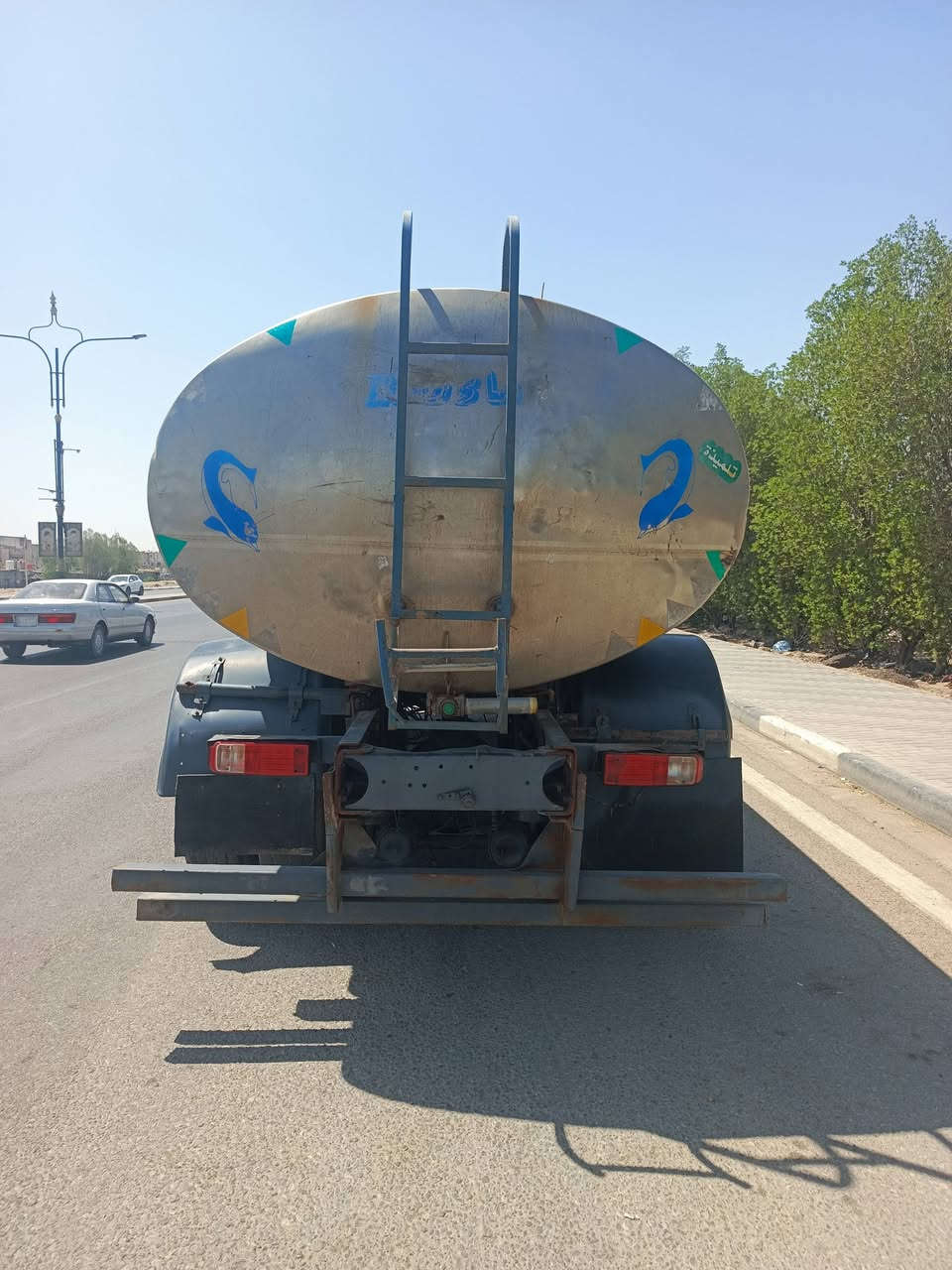 سلام عليكم داف للبيع موديل 96تانكي ستيل12طن شاصي مكفول مكينه كير مكفولات رقم بصره عنوان بصره ***********
