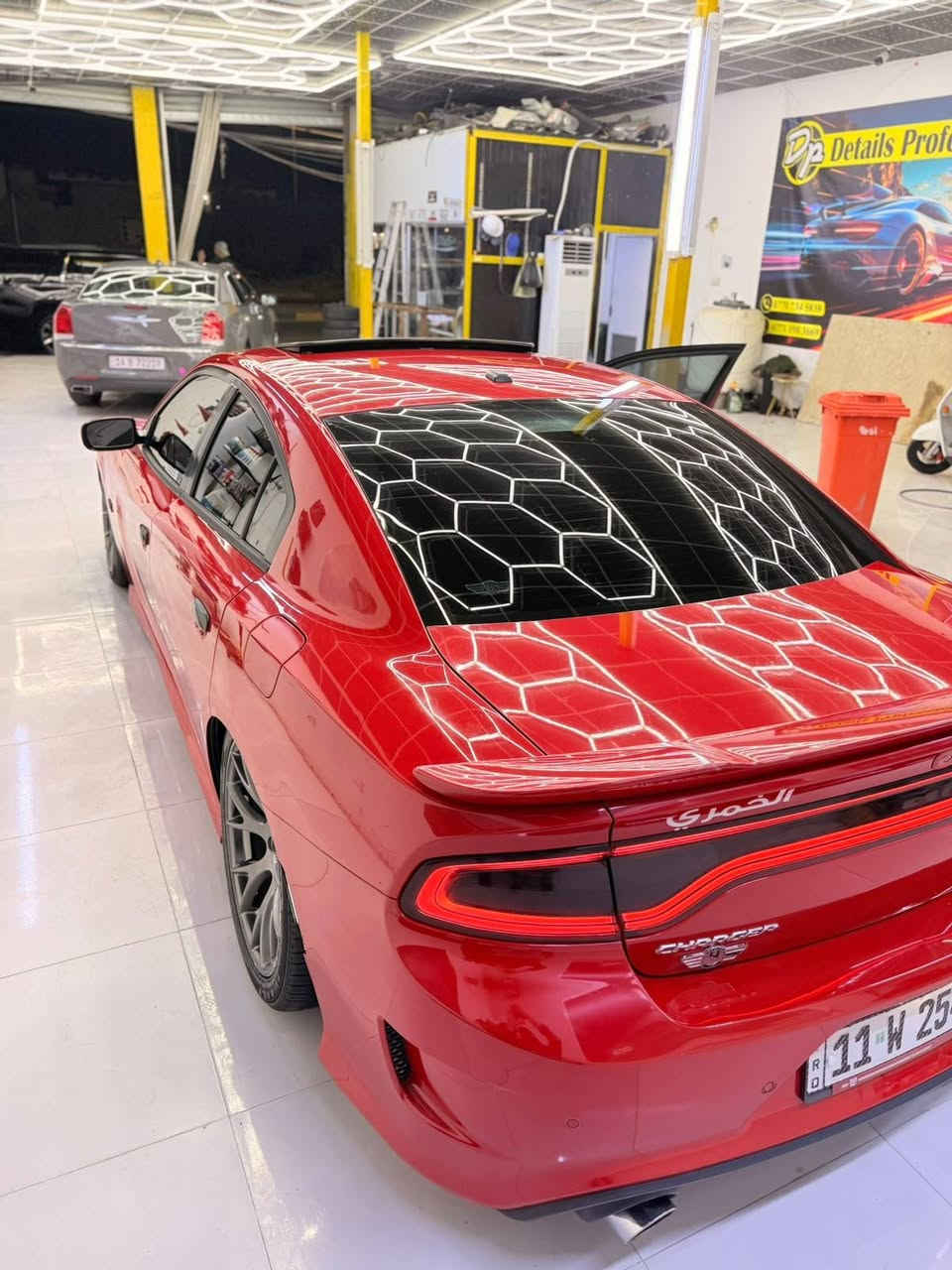 جارجر srt اصل 15 خليجي
 وكالة القلم رقم بغداد مشروع وطني
كفالة حتى الدعاميات من الفتح والصبغ فقط بارد بالباب
فول الفول 1/1
فتحة (سلايد)
رادار امامي
قطة عمياء رارد جانبي
دركة srt اصل
وباقي المواصفات معروفة للا srt
عليها نانو ppf كامل $1000
هدزر امريكان ريسنك $700
جكات Airbft اخر أصدار $2300
كزوز srt دبات سود
slp بطالة
داون بايب
KN شوتة
بلكات ريسنك
اويل كاج كان فيت بم ريسنك
ولف حماوة ميشميتو
عليها لد متغير
عدسات زرع
وعليها هواي اضافات
السياره ماشية 80 الف 
مراوس او بيع 

***********
ورجاءً الي م يعرف قيمة السيارة ويقدر المصروف عليها لايتصل
