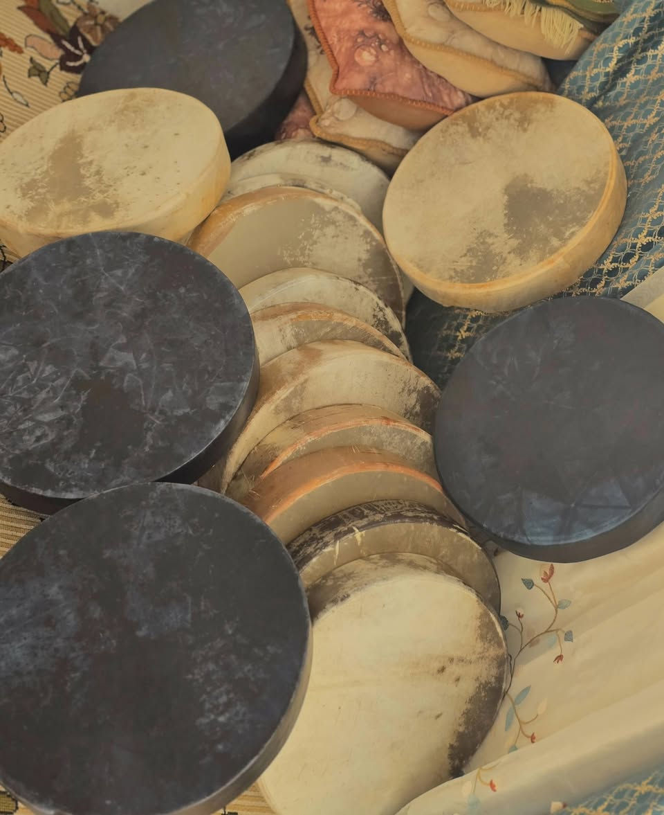 توجد لدينا وجبه من الدفوف الباكستانيه الاصليه شرط الضمان العنوان ديالى بعقوبه
سعر الشفاف الزوج 95 مفرد 50 
سعر الاسود الزوج 115  مفرد 60
للحجز واتساب فقط
***********
