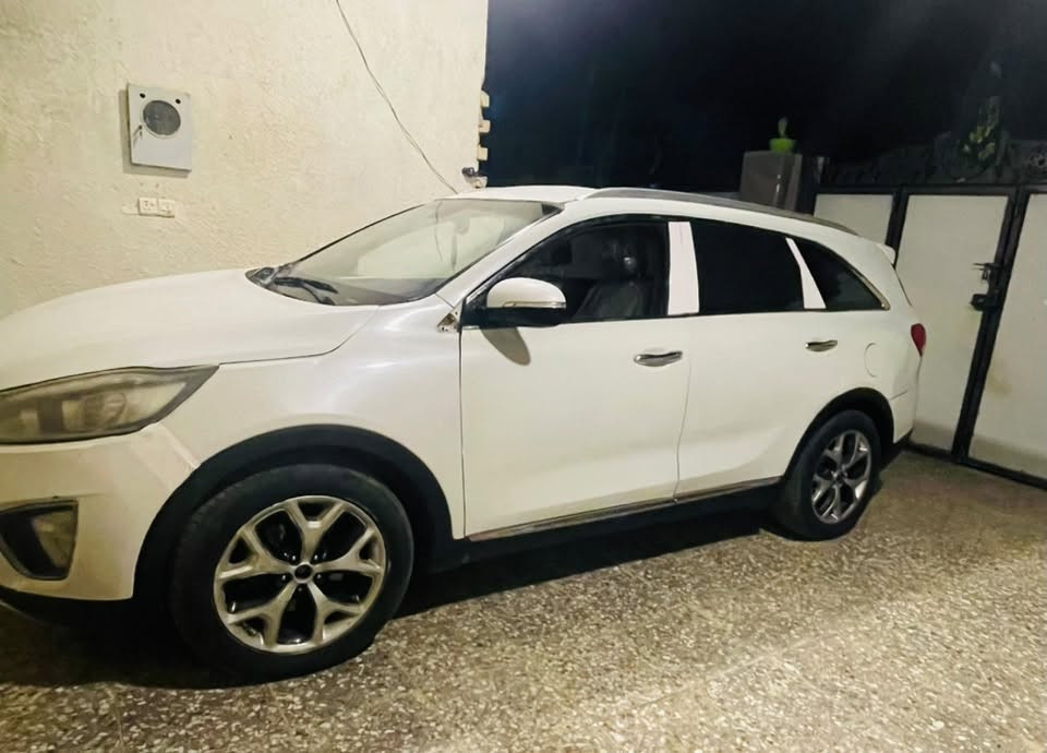 سورنتو 16 خليجي V6  مواصفات معروفه رقم ميسان جديد سنويه ل30 
 للبيع وللمراوس السعر 128 
رقم ***********
