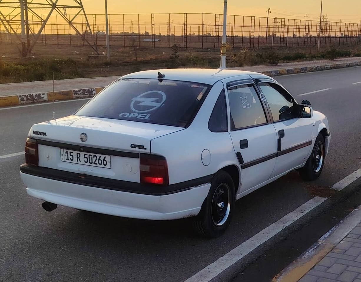 فكتره حجم 16  المرغوب موديل 1993 بلاد كلها صبغ بلادي فقط قطعتين رش جماليه بدون معجون خياس مابيها سياره مو معمره وضع شركه  محرك كير تخم تاير كلها فول كهربائيات كلها شرط رقم انبار دولي وهزه جديده ل ٢٠٣١ شرط تحويل السعر اتصل ع رقم وتدلل صلاح الدين الأسحاقي مركز الناحيه ***********
***********
