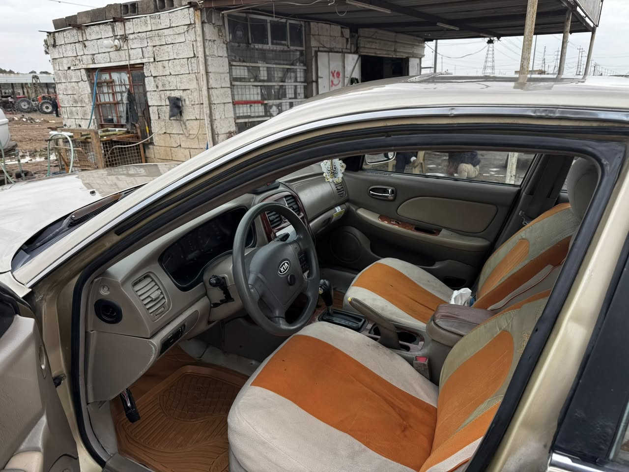 اوبتما موديل 2001 رقم بغداد الدولي بآسمي سيارة صبغ عام جمالية درجة اولى مكينة كير جديد تخم تاير جديد تبريد حدادية جديدة امامي خلفي سيارة جاهزة شاشة كهربائيات كلهة شغالة بيها تنقيص دهن مكان السيارة واسط /العزيزية السعر 58 وبيهة مجال للاتصال ***********
