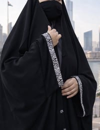 صارت وية توصيل 40 الف بس  القماش الجرجيت الكوري الأصلي  سواد وخامة درج...