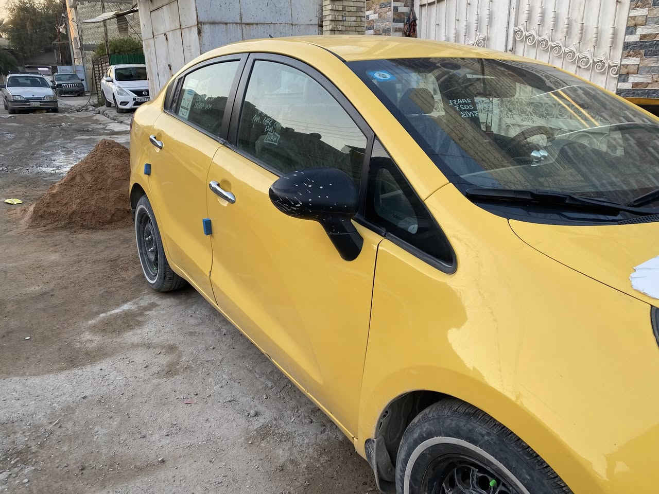 السلام عليكم كيا ريو للبيع موديل 2013 مكينه جديده قبل شهر شادهه امريكيه مكينه 1600 جي دي اي للاستفسار الاتصال ***********
