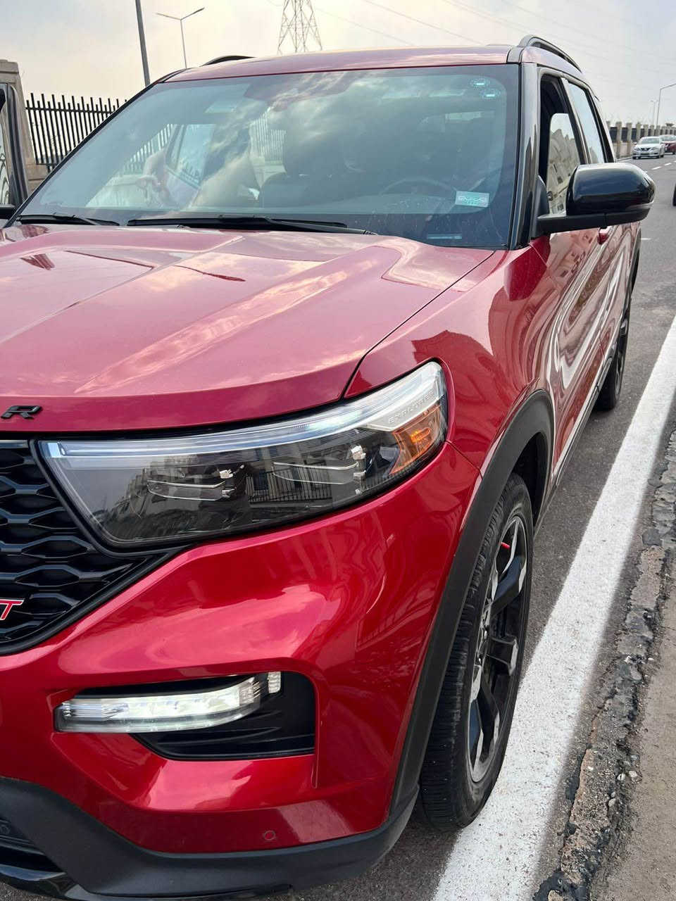 # فورد اكسبلولر  ST
موديل 2022 
فول مواصفات / مواصفات ST  
حجم المحرك 6 سلندر  تون توربو 
ضرر فقط ربع صندوق تحت علامة فورد 
عداد الكيلو متر 50.000  الف كيلو متر 
سعر : 370$
سيارة كاملة من هزة ومابيها اي نواقص كلها بلادي مكان سيارة اربيل 
للتواصل /فيس بوك 
او اتصال واتساب / *********** أربيل, العراق
