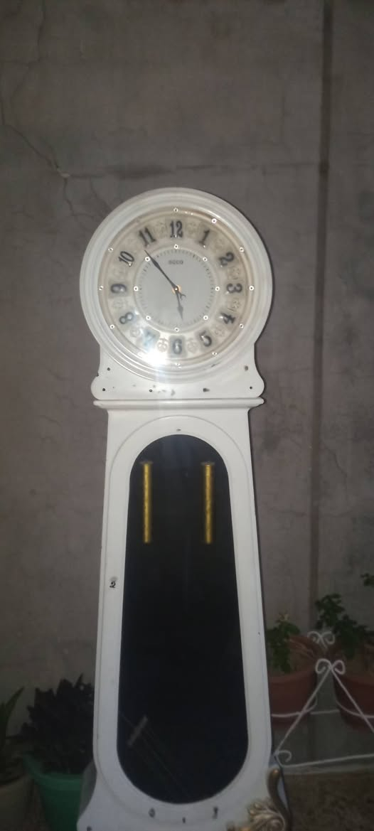 السلام عليكم صوبه غاز وكهرب شرط شغاله وتخت نفر جديد وبرداة وحده متر ونص ولثانيه مترين ونص وساعه كلهم شلع 80 الف التواصل على هاذا الرقم 
***********
واتساب
