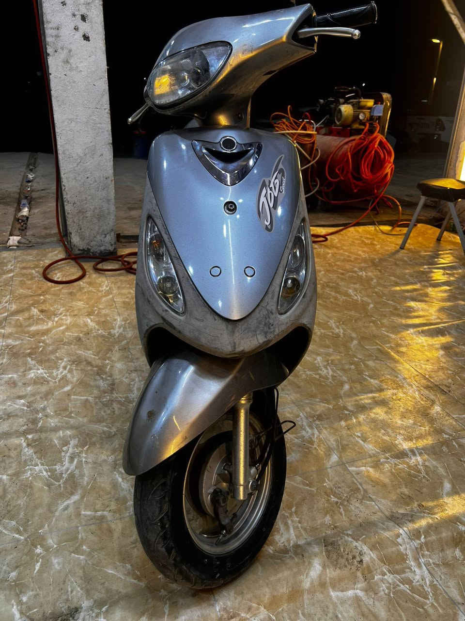 سلام عليكم
دراجه ماكس قجمه الله شاهد دراجه مكفوله من كلشي
رمبه مختمه كهربائيات كلها شغاله نكر سلف سعرها 900 وبيها مجال حكك الجيه ‏رقمي شغال وتساب وشريحه‪***********‬‏
