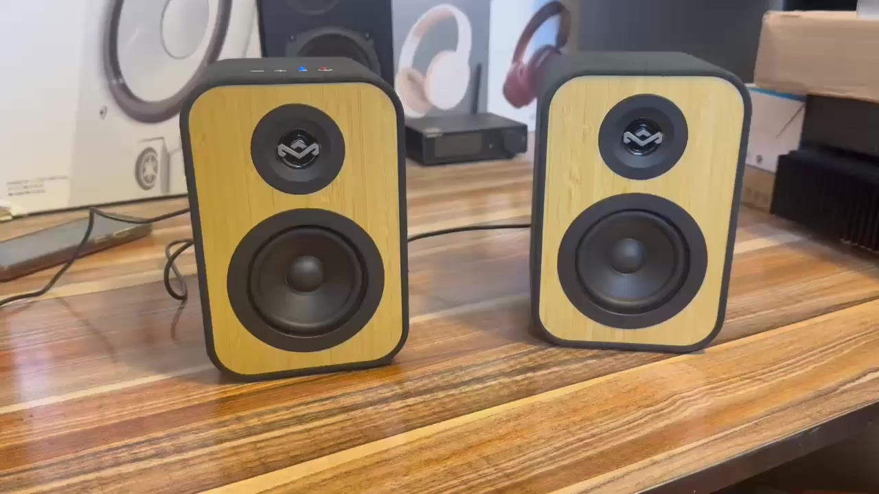 marley uplift speakers 
للاستفسار يرجى مراسلة الصفحة


**إذا كنت صاحب هذا الإعلان وتريد حذفه لأي سبب، رجاءا أرسل رسالة إلى الدعم الفني**