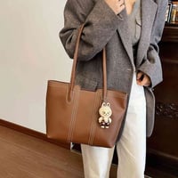 توت باك • ٣٨×٢٥×١١ سم • نص درزن