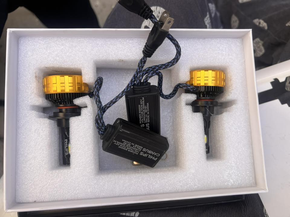 السلام عليكم زنون للبيع شديته ٣ايام وفتحته السعر ١٠٠ وبي مجال رقمي ***********
