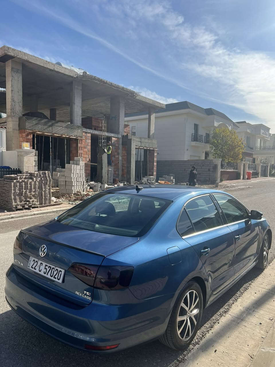 Jeeta
مۆدێل٢٠١٧ مواسەفاتse
فوول مواسەفاتە گوشین جلدە
گوشین هیتەرە
بەسمەیە
سلایدە
سەیارەکە بێ مەسرەفە هەموو گیانی تازە تووند کرایتۆ
٤تایەی نوێ لەسەرە
سەنەوێ و هەزەی نویە
٣ پارچەی پێشی سبوخە بێ ژۆری
بەشەرتی حەماوەی 
سێ چوار ساردە کووتی هەیە
نرخی١١٧
***********
