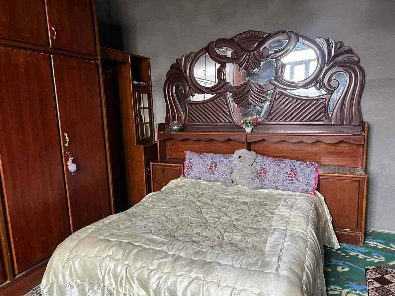 سلام عليكم يوجد غرفه نوم صاج عراقي جاهزه بسعر مناسب الاستفسار على هاذه الرقم *********** بي واتساب مفتوح
