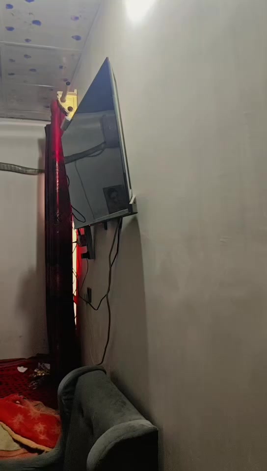 بيت 110مساحته كلش نضيف شارعه تجاري قريب علا نفق حي الرحمه شارع حسن شاميه للستفسار تصال بل رقم ***********
