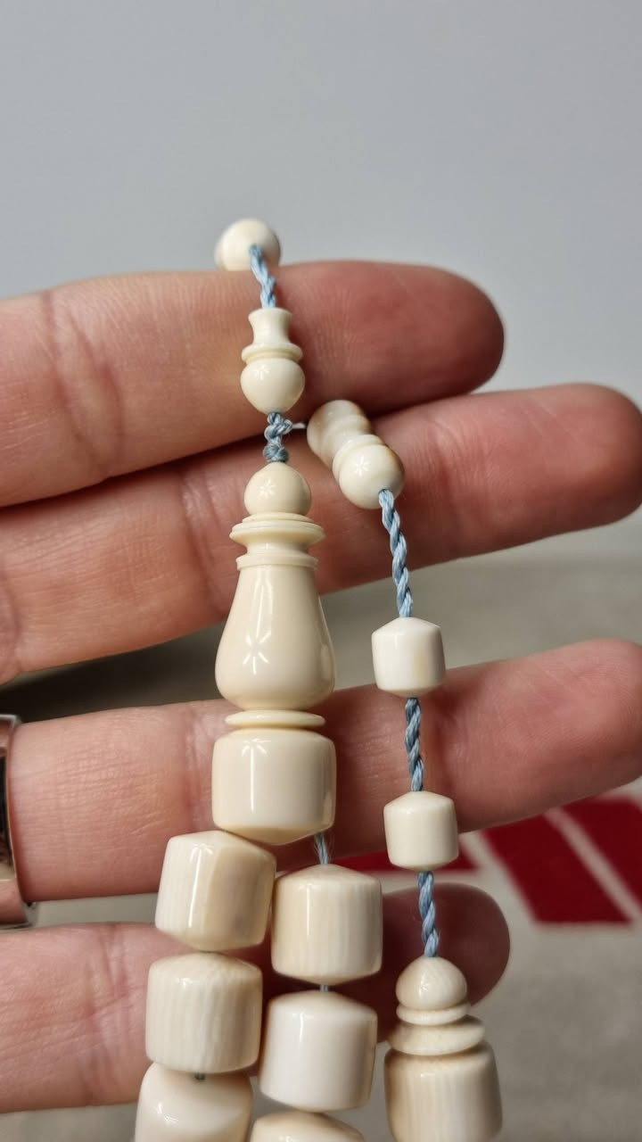 بسم الله تبارك الرحمن
مسباح عاج الفيل بخراطة برميلية VIP
الوزن ٨٨ غرام
سعر الغرام 4000 دينار


**إذا كنت صاحب هذا الإعلان وتريد حذفه لأي سبب، رجاءا أرسل رسالة إلى الدعم الفني**