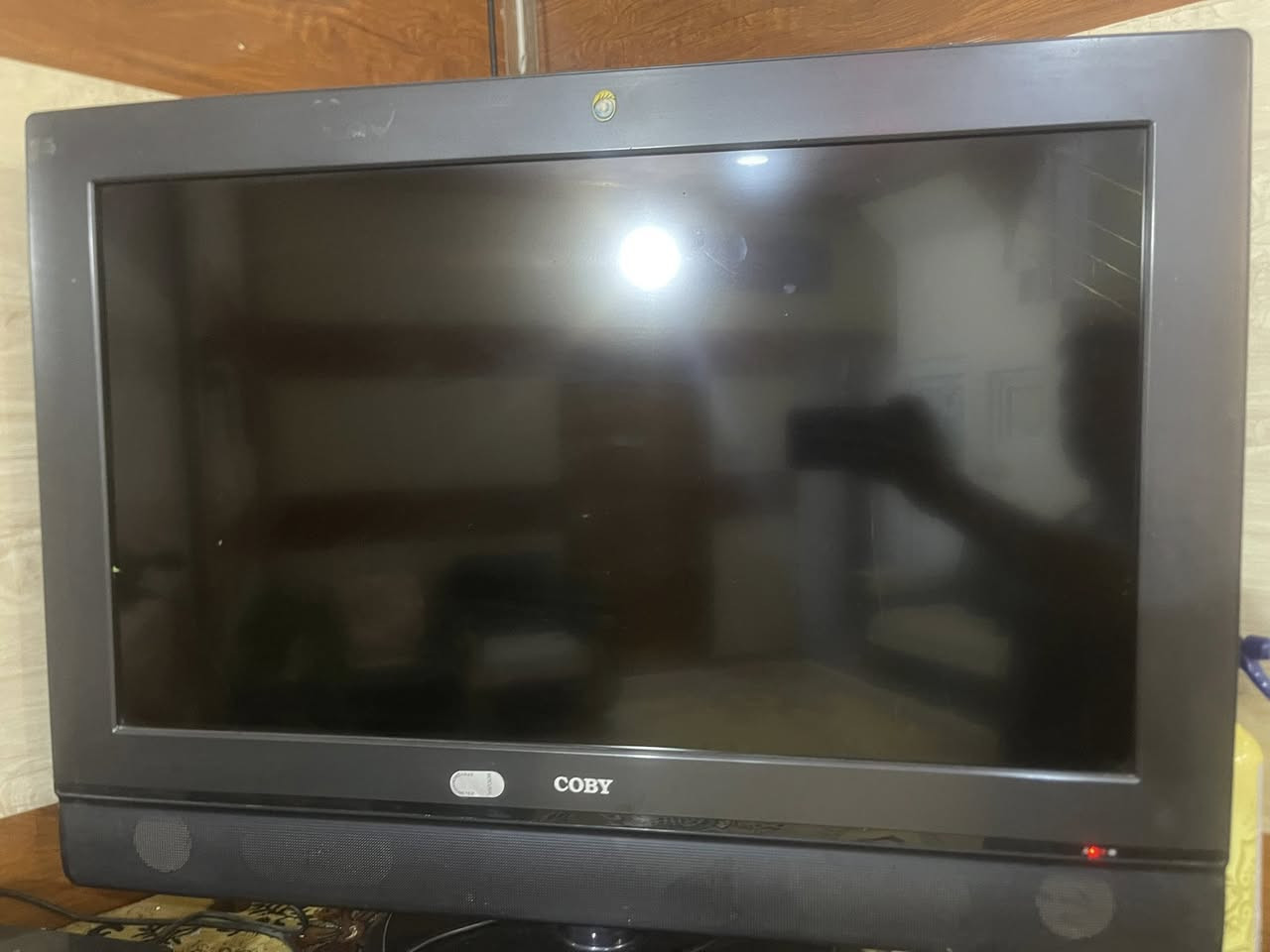 شاشه حجم 32 تحتوتي ع مكان قرص وباقي تفاصيله بيه جديده مادخله تصليح ***********
