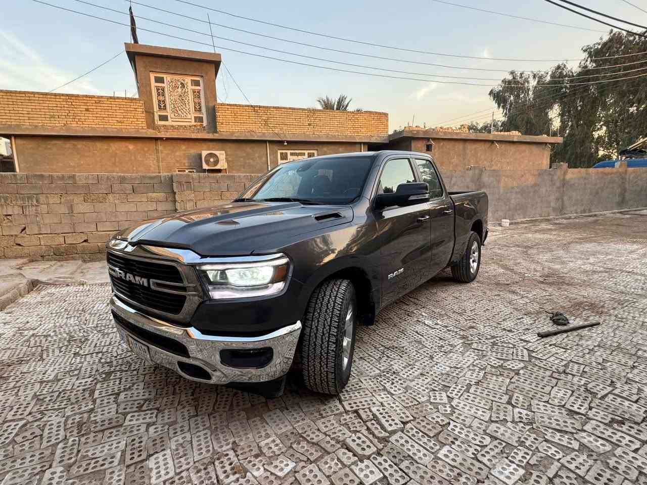 للبيع    دوج رام بك هورن 2022اني مستوردها بأسمي حادثها جاملغ وبنيد  باب كصيف بدي طويل 
مكينه 8سلندر 5.7هيمي
تو ويل درايف
جامه خلفيه متحركه
صور الحادث خاص
السعر 220وبيها مجال بسيط
ماشيه 50الف ميل
عنوان بغداد جسر ديالى الجديد
رقمي ***********
