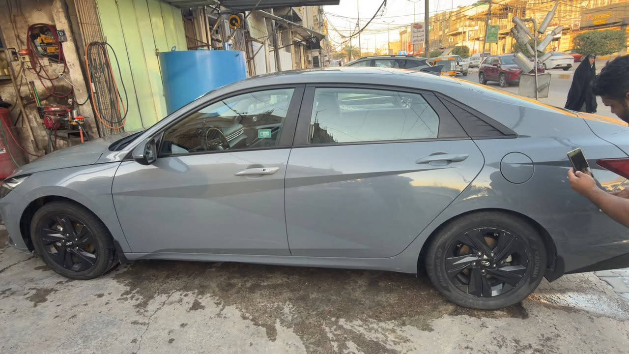 النترا هايبرد وارد امريكي  موديل 22 ماشيه 74900 كم بيها بانيد تبديل وجاملغ ع البارد حداديه جديده تبريد خير من الله صور للحادث موجوده اي استفسار او التواصل مع هذا الرقم *********** وات ساب متوفر 
السعر 127 $ وبيها مجال بسيط
