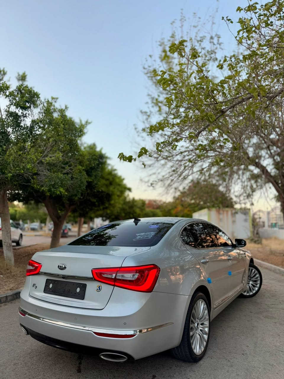 🤎بـــسم الله مـــاشاء لله
🤎#تبـــارك_الرحمـٰان_مشاء_الله_قطعه 🤎

#كيـــا كاديــــنزا فـــل رقــ1ــم واحـــ1ـــد  #حاجة_مميزة روعة السيارة👋🏻 

محرك 30🔥

     🏅كيا كادينزا 2015  فل معاد  بنورما جديدة 

  🏅نظافة زي معودناكم فوق ولوطة سفاار ربي يبارك

   🏅 بطنها وشاصيها سفاار اللهم بارك خبش ابرا لا 

         🏅ركزلي على كاملياتها من الداخل والبرا 🏅

🤎بلدٍ الاستيراد :

 🇰🇷جمرك رسالة مفتوحة🇰🇷 إستراد كوري دخول حديث

🤍 طارقات الجمرك + تأمين ساريات المفعول 🤎

ملاحظة : 🥇طبعا السيارة جاية لاحوادث لاتشطيبات لاسوس لاقص لا زواق بحالتها من بلادها🇰🇷 

09.22.77.98.59

💎النوع:كيا🤎 Kia 🤎

💎الفئة:كادينزا🤎 K7 

💎سنة الصنع: 2015 🤎

💎المسافة

المقطوعة:64 بورق السيرفز 🤎

💎ناقل الحركة:أتوماتيك دبل كمبيو🤎

 🤎المميزات:

💎بصمة تشغيل 🤎

💎ذاكرة تخزين في الكراسي🤎

💎 عداد المفتوح  

💎 أضاءة مخفية 🤎

💎 رسالة ترحيب🤎

💎ليزر في القصير🤎

💎لد أمامي ولد خلفي🤎

💎حساسات أمامية وخلفية🤎

💎 ستار خلفي كهربائي

💎 تحكم تام بالمقود🤎

💎بصمة في المقابض  

💎 فنار دبل عدسة ليزر متع دار🤎

💎تحكم امامي مع تحكم خلفي 🤎

💎مقاعد جلد أسود نظيف 🤎

💎 تدفئة في المقود 

💎 تحديد مسار🤎

💎 نقطة عمياء🤎

💎 منظومة متكاملة JBL ربي يبارك🤎

💎تدفئة وتبريد في المقاعد الأمامية والخلفية 

💎كراسي كهربائية🤎

💎شاشة الأصلية مع كاميرا خلفية🤎

💎إستيرسو كهربائي🤎

💎تحكم كامل في الستيرسو 🤎

💎تدفئة في الستيرسو🤎

💎 اضاءه مخفية تحت المرايات والمقابض🤎

💎تكييف ديجيتال ثلج ❄️ 🤎

💎إضاءة ترحيب في المرايات والمقابض 🤎

💎فليتشة في المراية🤎

💎ديسكو الكبير المكحل مقاس 19 قومةنظيفة🤎

💎مانع إنزلاق🤎

💎وغيره كما موضح بالصورة

🎖️ملاحظة الكربون موجود بالكامل الأصلي بالكشف🎖️

💎 🤎كما يوجد ضمان : محرك/كمبيو/صالة/تكييف/هيكل/قص/قشرة/سوس/حوادث/شاصي/كربون 🤎

وقلب براحتك 🤎🤎

السعر : على الهاتف وماتطلع الا انت راضي 

      💎 رقم الهاتف : 0922.77.98.59

💎 مكان المركوب :طرابلس

تحياتي …🌹


**إذا كنت صاحب هذا الإعلان وتريد حذفه لأي سبب، رجاءا أرسل رسالة إلى الدعم الفني**
