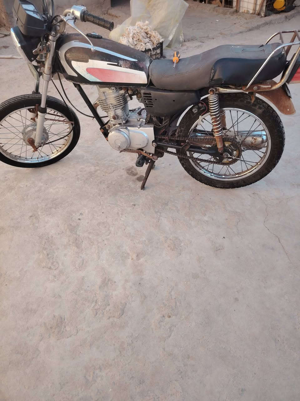 دراجه نامه أوراق جاهزه السعر 400 المكان حي الوحده ميسان***********
