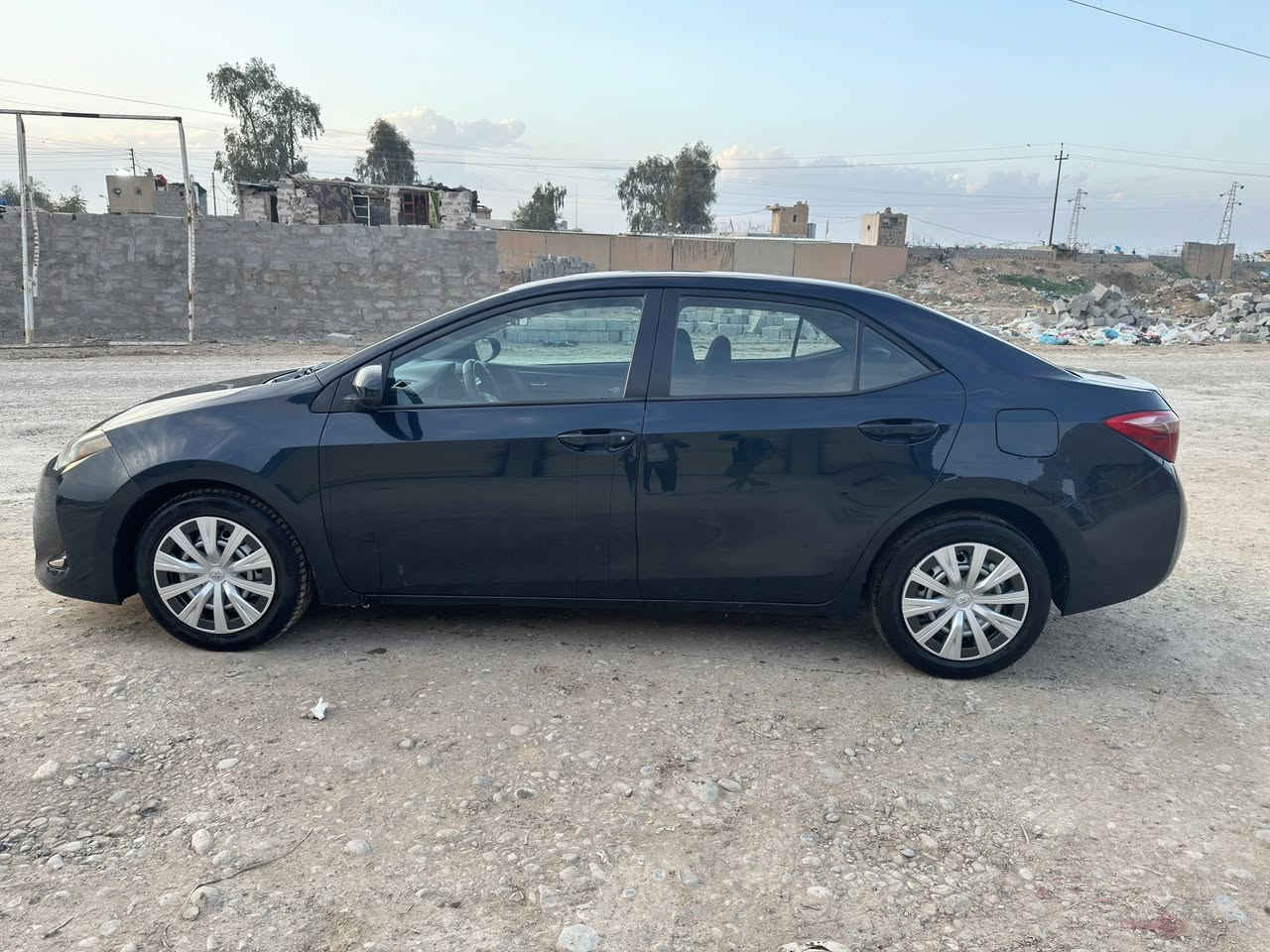 السلام عليكم
للبيع او للمراوس بسياره رقم شمالي 
تويوتا كورلا 2017 LE لونه كحلي وارد امريكي 
رقم اربيل وبأسمي شرط التحويل
محركه 1800 بلادي والكير والمحرك مكفولات 
تبريد تدفئه كله شغال
السياره وارد امريكي حادثه جاملغ امامي ومبدل بدون دواخل وبدون ايرباك وبيه اهنا بالعراق صبغ بالدوسه شي قليل وبيه 3 مكانات تعديل بارد فقط وصور الحادث مرفقه بالمنشور
ايرباكاته كله مكفوله وسليمه
مواصفات السياره Le المعروفه 
بيه رادار امامي شاشه وكامره بلادي كشن جك مثبت سرعه وتنبيه خروج عن المسار تحكمات ستيرن جام auto ولايتاته زينون ولايتاته auto لد نهاري ويل حجم 16 تحكم مري كهرباء وغيره 
السياره جاهزه وبدون مصرف
سعره 130 وبيه مجال بسيط
مكاني كركوك
***********
