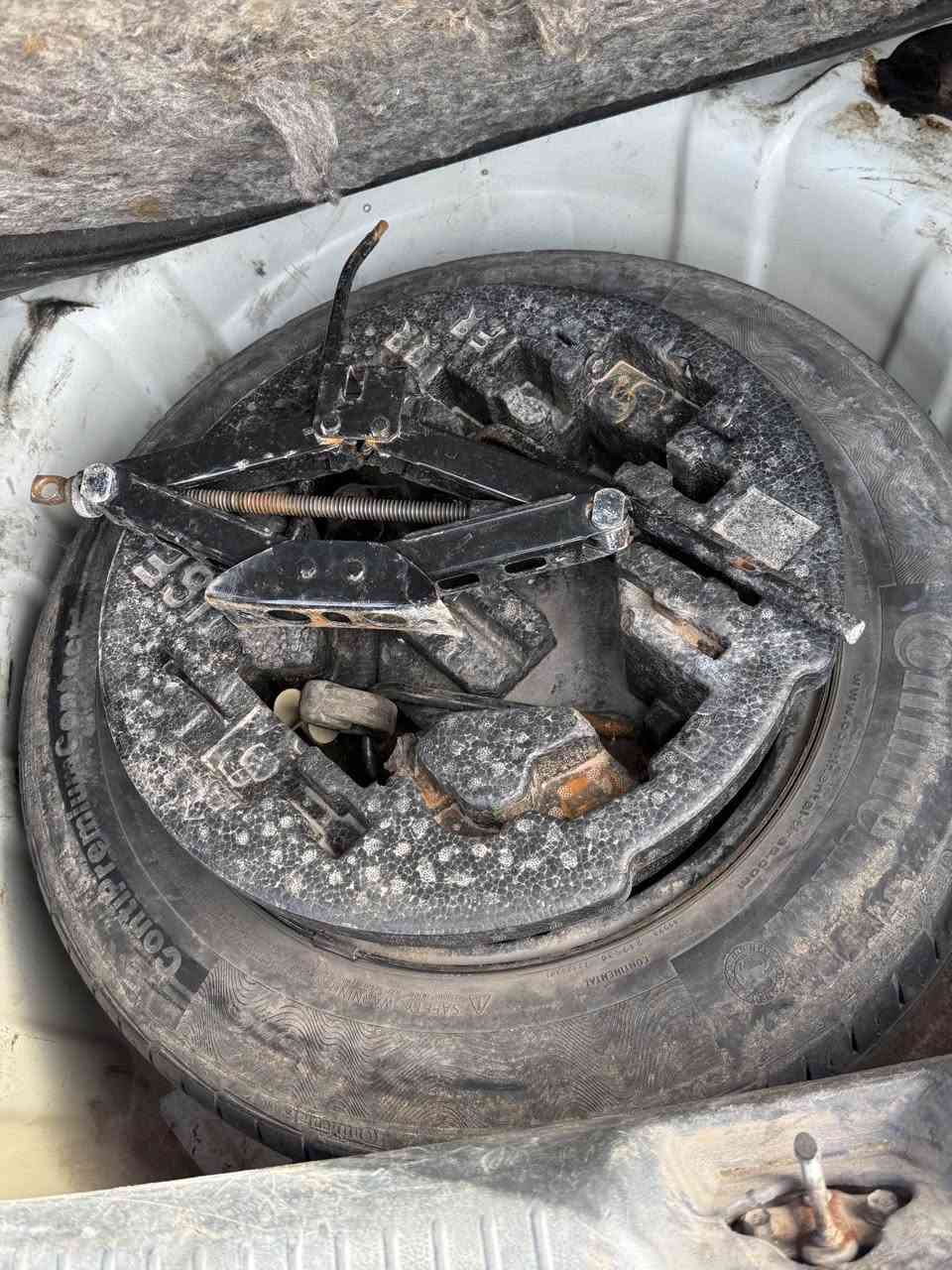 سيراتو ٢٠١١
فول موصفات ماعدة بصمة 
محرك ١٦٠٠
كير٦نمر 

٤قطع بيها ابيعلك احزام لا تعبني ولا أتعبك 
عرضها ب ٨٠ وبيها مجال وتدلل 
رقم ***********
مكان بغداد كرخ بغداد, العراق
