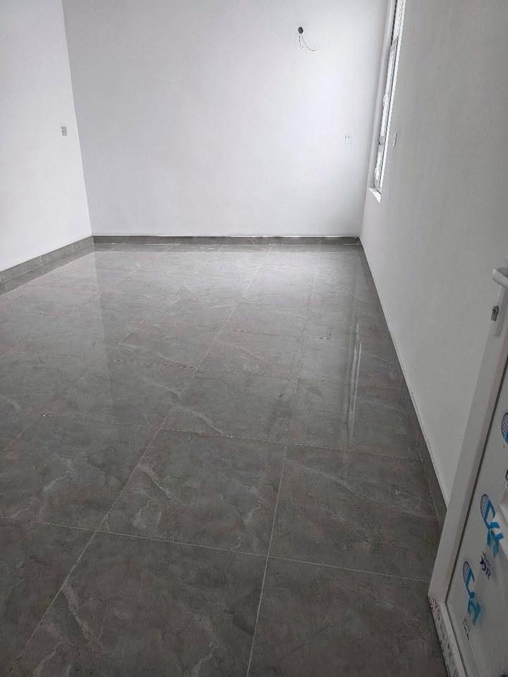 شقة للأيجار في شفتة
تتكون من استقبال ومطبخ وصالة وغرفتين نوم 
بناء حديث ، خدمات كاملة ، تصميم عصري 
موقع :- شفتة / شارع المفوضية 
للاستفسار الاتصال ع رقم ***********
