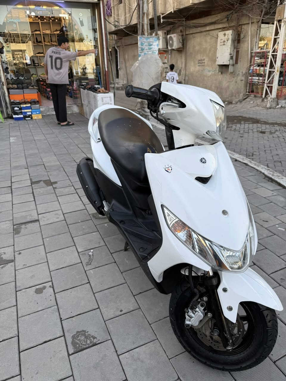 سلام عليكم البيع جيتي آر حديث كفالة عامة من كلشي دراجة جديدة بمعنة كلمة ورجاء الاموشراي لايخابر عنوان بغداد مدينة الصدر قطاع ٩
***********
