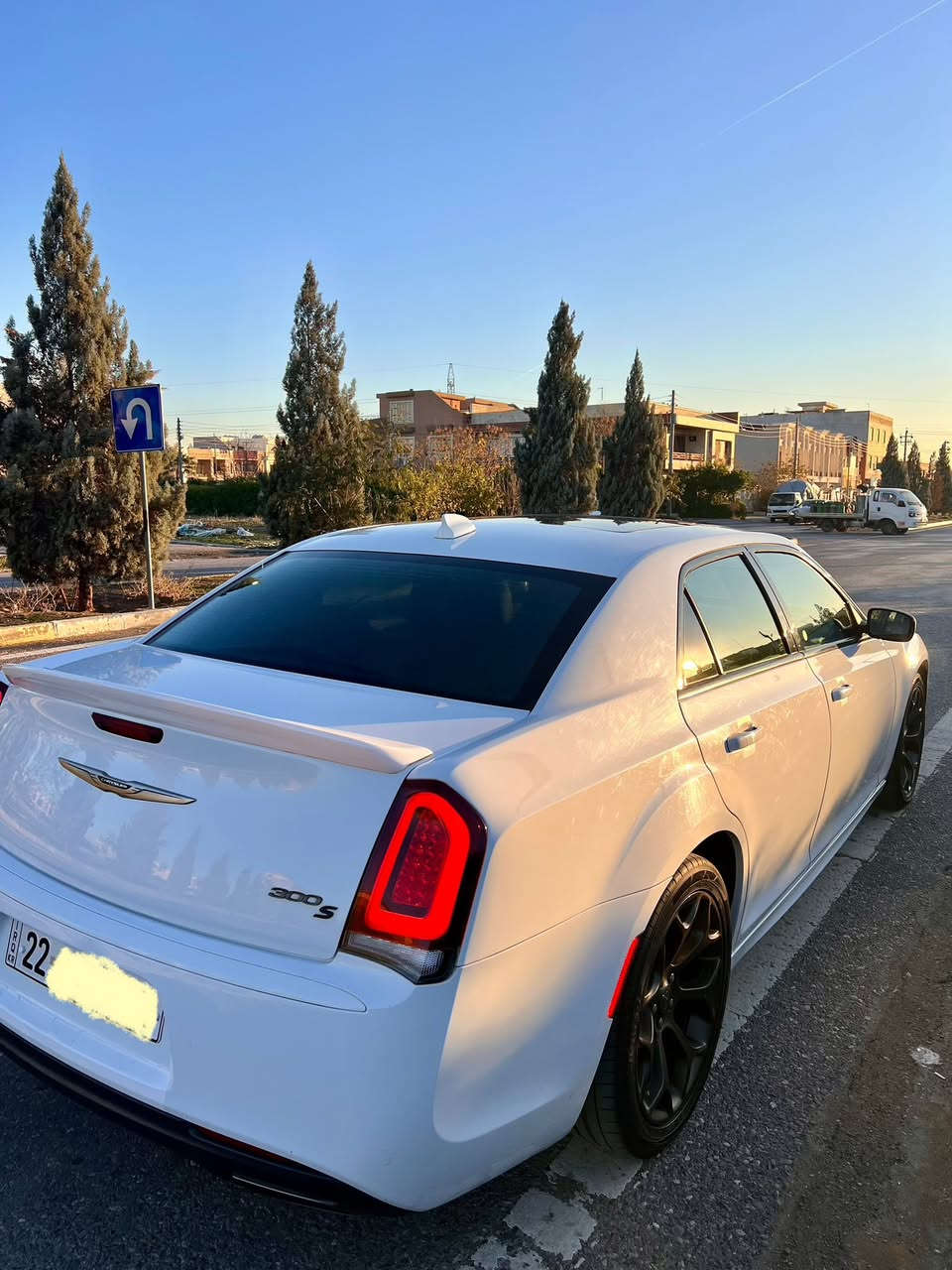 Chrysler 2018 S Gold 
كندي كلين تايتل  ٦٧ الف ميل 
سيارة كلين فقط تعديل بسيط بيها بدون ضرر
رقم اربيل بأسمي  سنوية جديدة 
سعر ٣٠٠ ومجال  عنوان اربيل
*********** واتساب
