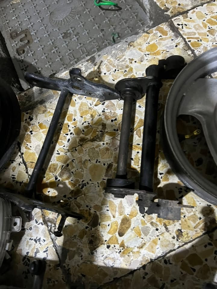 غراض ماكس  عدل 120بلاديه مال رمبه
صلنصه اخت الجديده 

شيال نضيف 

رباط نضيف 

وياله صابخهن حراري رصاصي نضيفات 

دشبول كله شغال بس البانزين يخربط كيلو متر والالوان شغال واشاير سغال 

العنوان بغداد الدوره 

وتساب ***********
