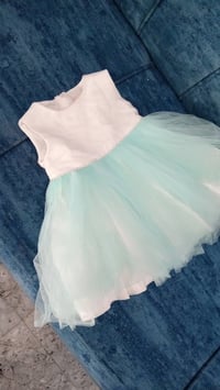 ملابس بناتي • ٩ أشهر