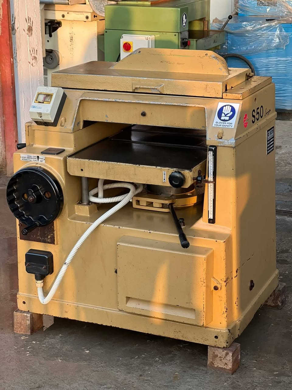 السلام عليكم ورحمه الله وبركاته رمضان كريم علينا وعليك الايطالي اس 50 كهرباء سنجل ما ابي اي عيب شراي خليه يخابر***********
