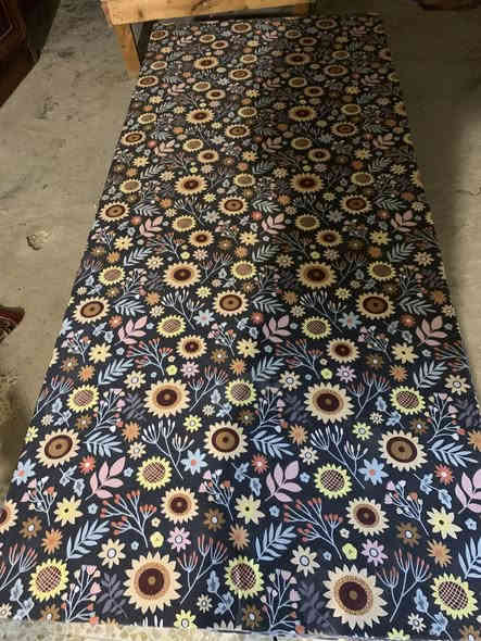 سلام عليكم  عندي غرفه مال نوم عراقيه ميز طباخ ابو عينين معا جرابي ثنين معا زاويه معا ميز جربايه*********** متواجد واتساب مكان الغراض بغداد الغزاليه
