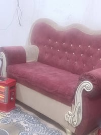 تخم للبيع نضيف قوي استفسار اتصل على الرقم 07803106945