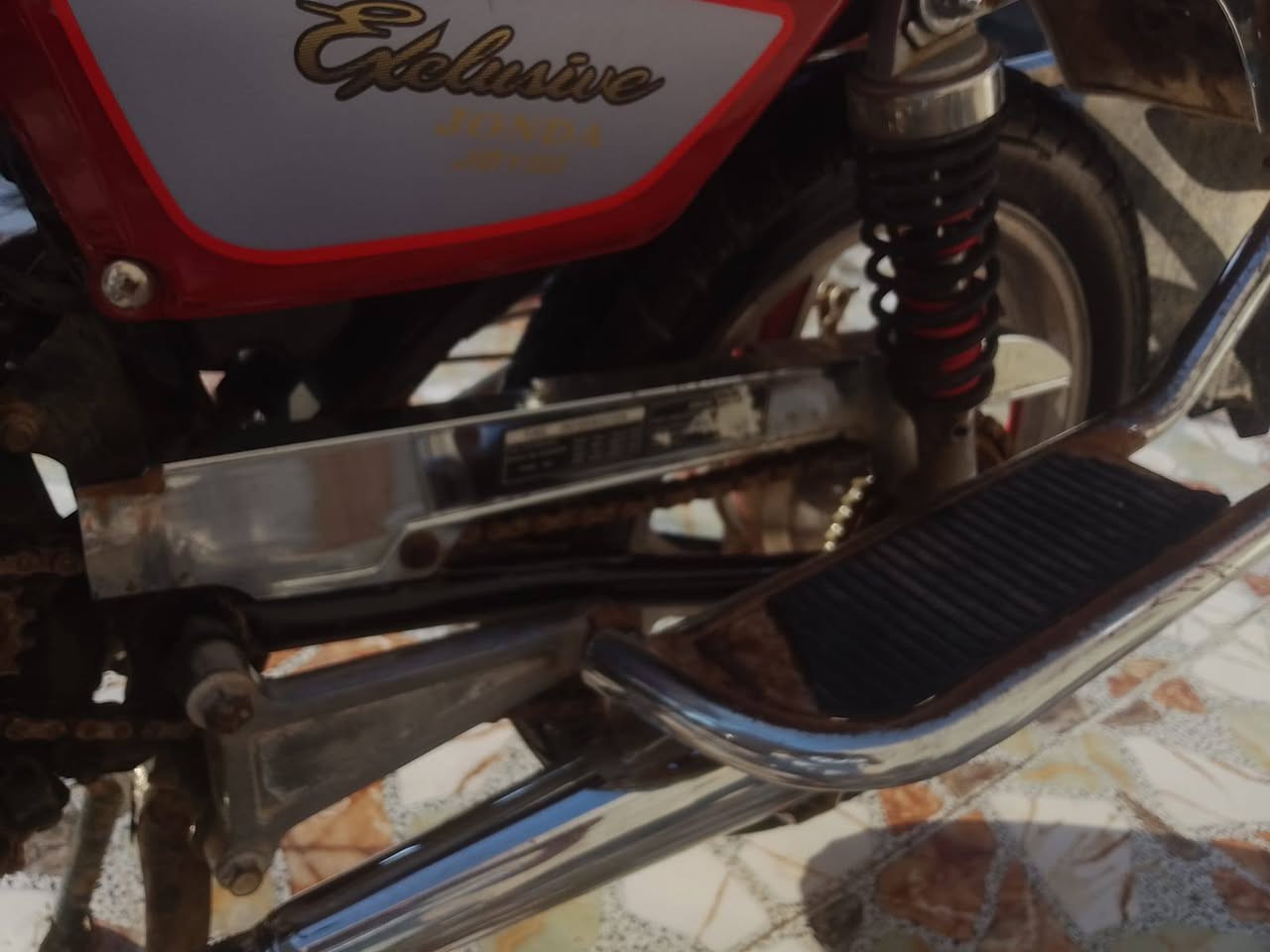 سلام عليكم دراجه للبيع تاي موته موديل 20 أوراق أصولي محرك ما مفتوح ناعم شرط دراجه شغاله كهربائيات كله مكان الدراجه قضاء النصر السعر خاص ***********
