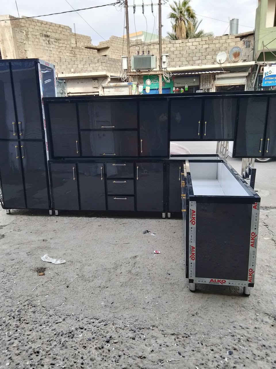 عرض مميز من معمل الفهد شغل درجه اولى كونترات المنيوم ثقيل ومبطن سعر المتر130الف العنوان موصل زنجيلي قرب عيادة دكتور ثامر الحجز والاتصال على الرقم ***********فهد ابوحذيفه
