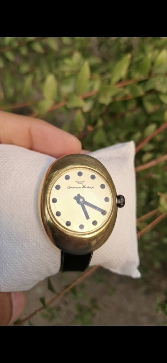 سلام عليكم فنتج سويسري اصل انتاج ٧٠ الساعة ميكانيك تكويك ماتزيد وتنقص بالوقت دقيقة كلش حلوة الساعة  نادرة لامبدل سير ولا مكينة على حالهة سعرها اريدة ١١٠ وبيهة مجال الكم


**إذا كنت صاحب هذا الإعلان وتريد حذفه لأي سبب، رجاءا أرسل رسالة إلى الدعم الفني**