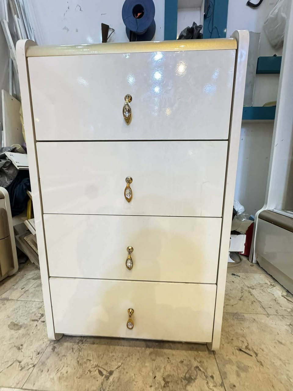 غرفه تركي٧ قطع  سعر ٥٠٠الف شراي خاص
#اشاره


**إذا كنت صاحب هذا الإعلان وتريد حذفه لأي سبب، رجاءا أرسل رسالة إلى الدعم الفني**