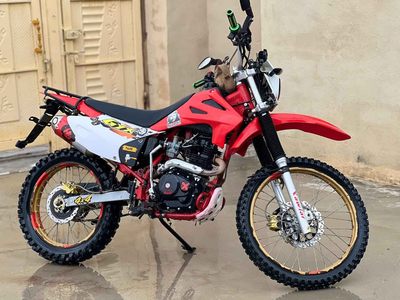 سلام عليكم كاويار للبيع
موديل 2025  
شرط باب اول ومامفتوح مامطخوخ صبانه شرط شركه 
دبلات كلها شغاله كهربايات كلشي شغال مايعوزو ربع 
السعر بمليون و150 وبي مجال 
ويرهم مراوس بتايكر 2020 نضيف وينطي فرق 
اتصل عل رقم.  *********** اتصل وابشر 🔥
