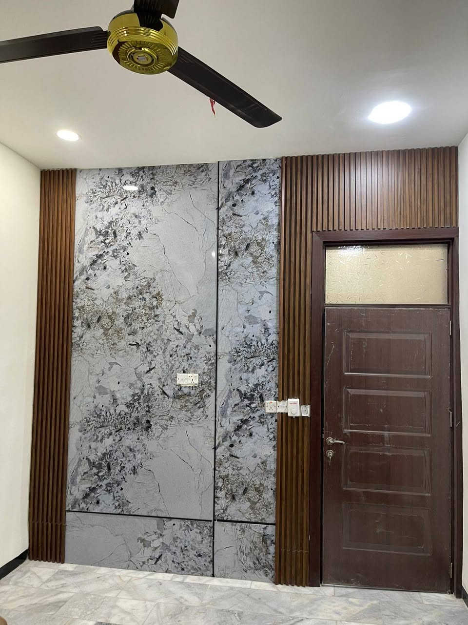 السلام عليكم
يتوفر صبغ واجهيات البنايات والمنازل والغرف وديكورات عصرية حديثة 2026 😍😍 بأفضل واجود انواع الاصباغ وبأنسب الأسعار مع كادر مختص خبره اكثر من 10 سنوات 🏠🏬 مصطفى الكناني ***********
