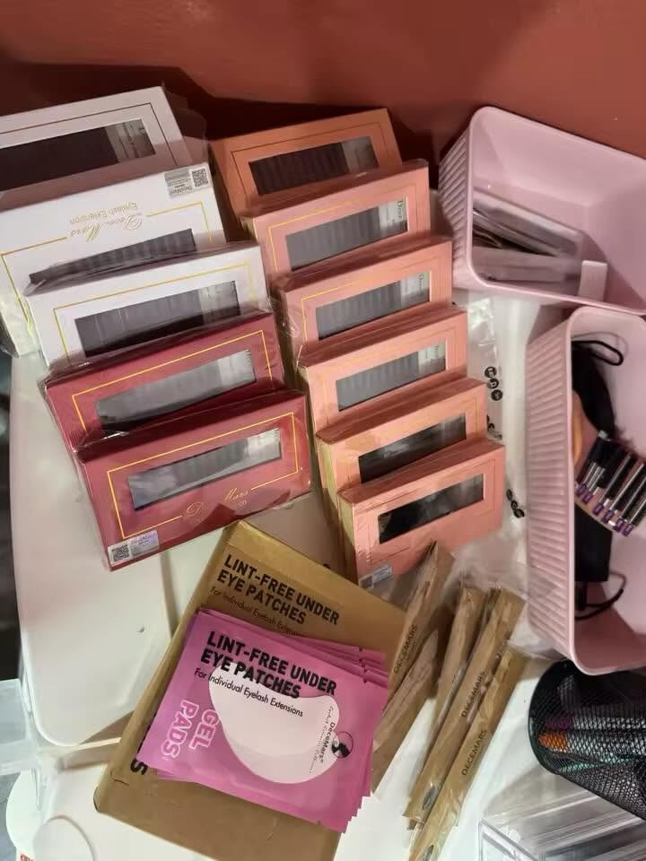 رموش طبيعية تجنن ع العين  متوفرة بعدد من الموديلات كل موديل بي درجات مختلفة 🌸


**إذا كنت صاحب هذا الإعلان وتريد حذفه لأي سبب، رجاءا أرسل رسالة إلى الدعم الفني**