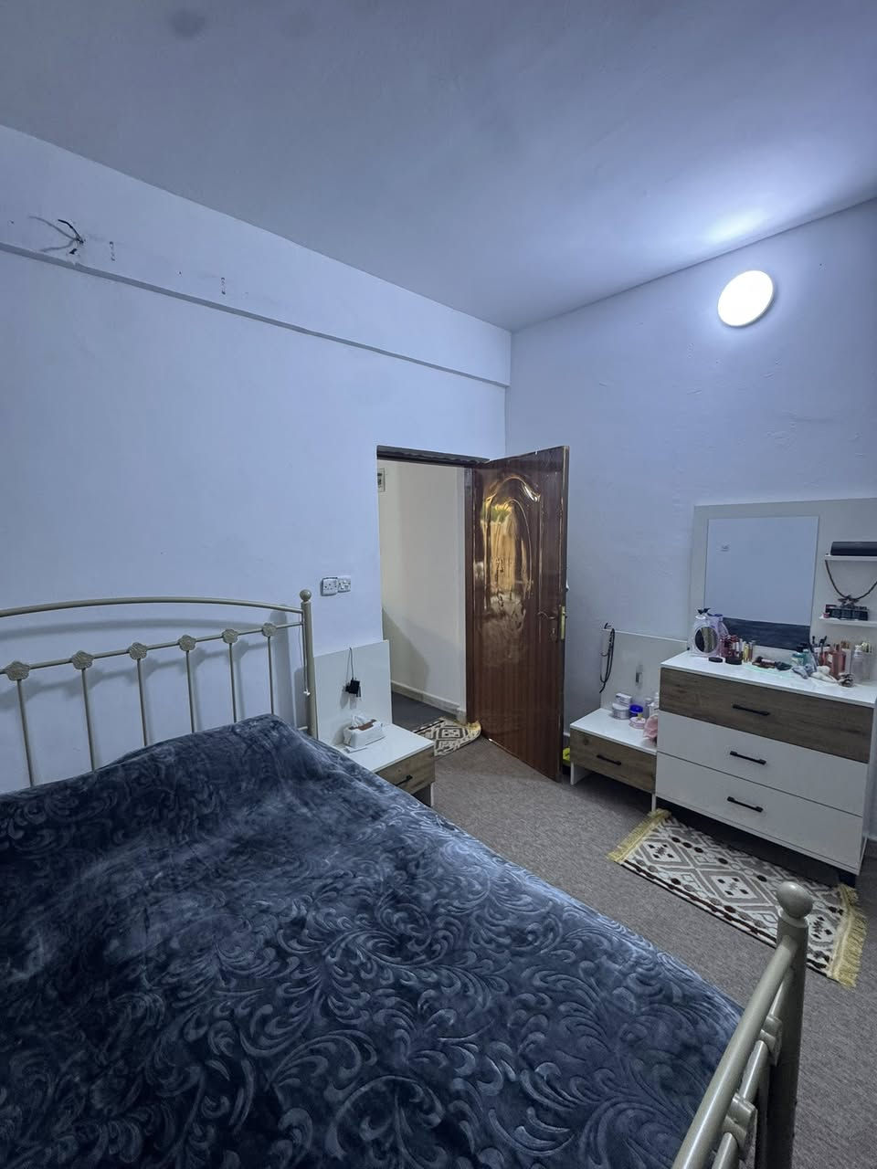 #للايجار__________في__________السيدية
بيت ٦٠ متر ٣ غرف نوم صالة مطبخ خدمات 

مربع جدا هادئ ونظيف مربع تبوك

شارع عرضه ١٥ متر رصيف ٣ متر

يسلم فارغ بدون اثاث 

للأستفسار آكثر الأتصال على الرقم 

***********

او زيارة المكتب الكائن في منطقة السيدية 

شارع جامع الأقصى مقابل لحوم جويلي

مكتب المصطفى للاستثمار و التطوير العقاري
