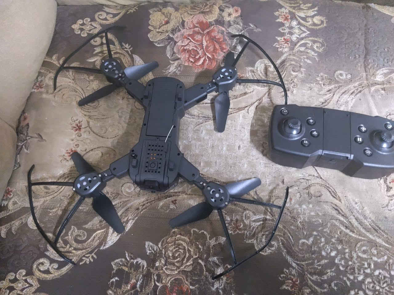 السلام عليكم
درون تعليمي حجم كبير 
السعر 25 
توصيل بغداد فقط


**إذا كنت صاحب هذا الإعلان وتريد حذفه لأي سبب، رجاءا أرسل رسالة إلى الدعم الفني**