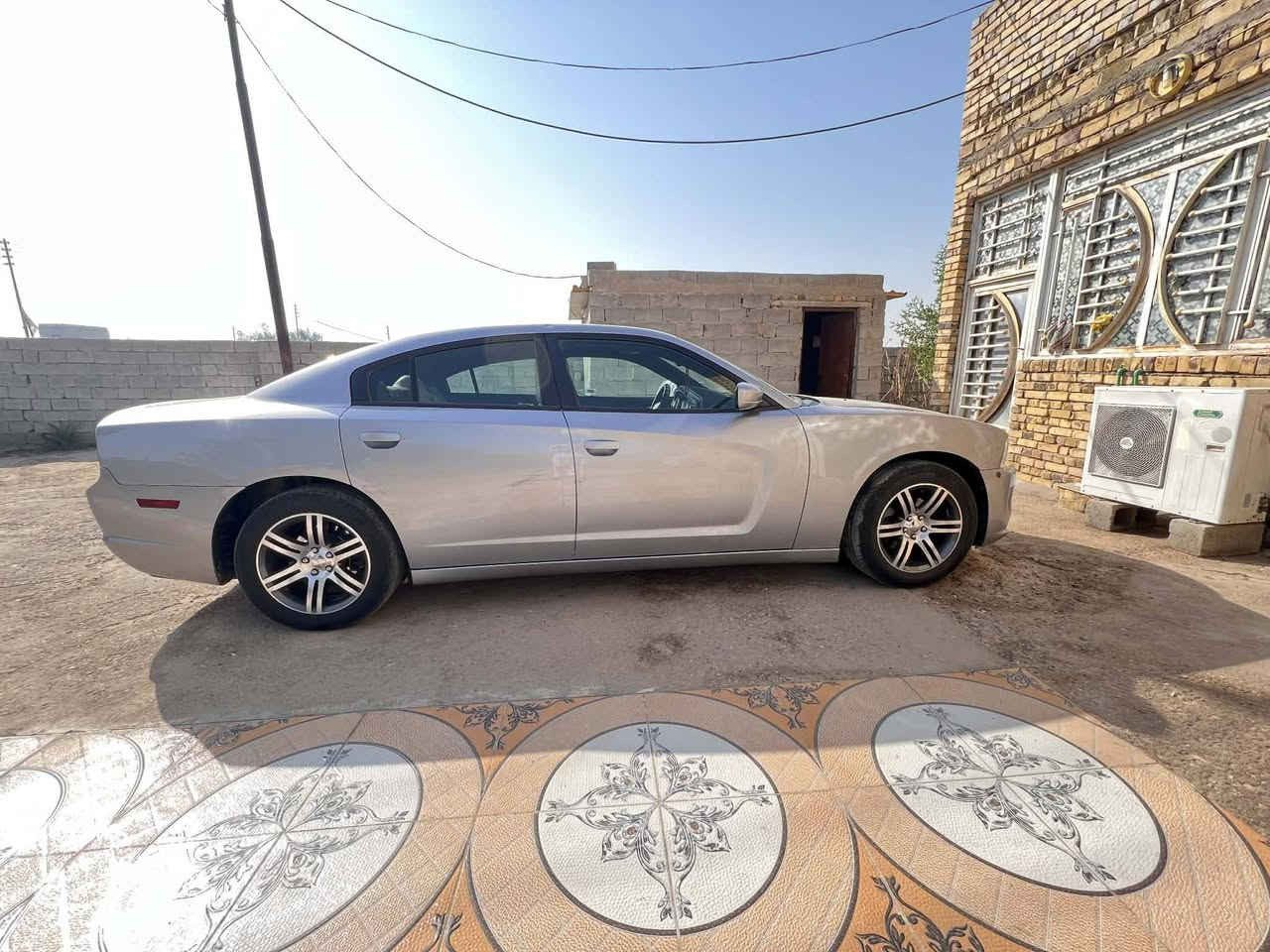 سلام عليكم  سياره للبيع جارجر موديل 14 سياره حلوه نظيفه الالوان العماره السعر 170 هذام اتصل عليه وتدلل ***********
