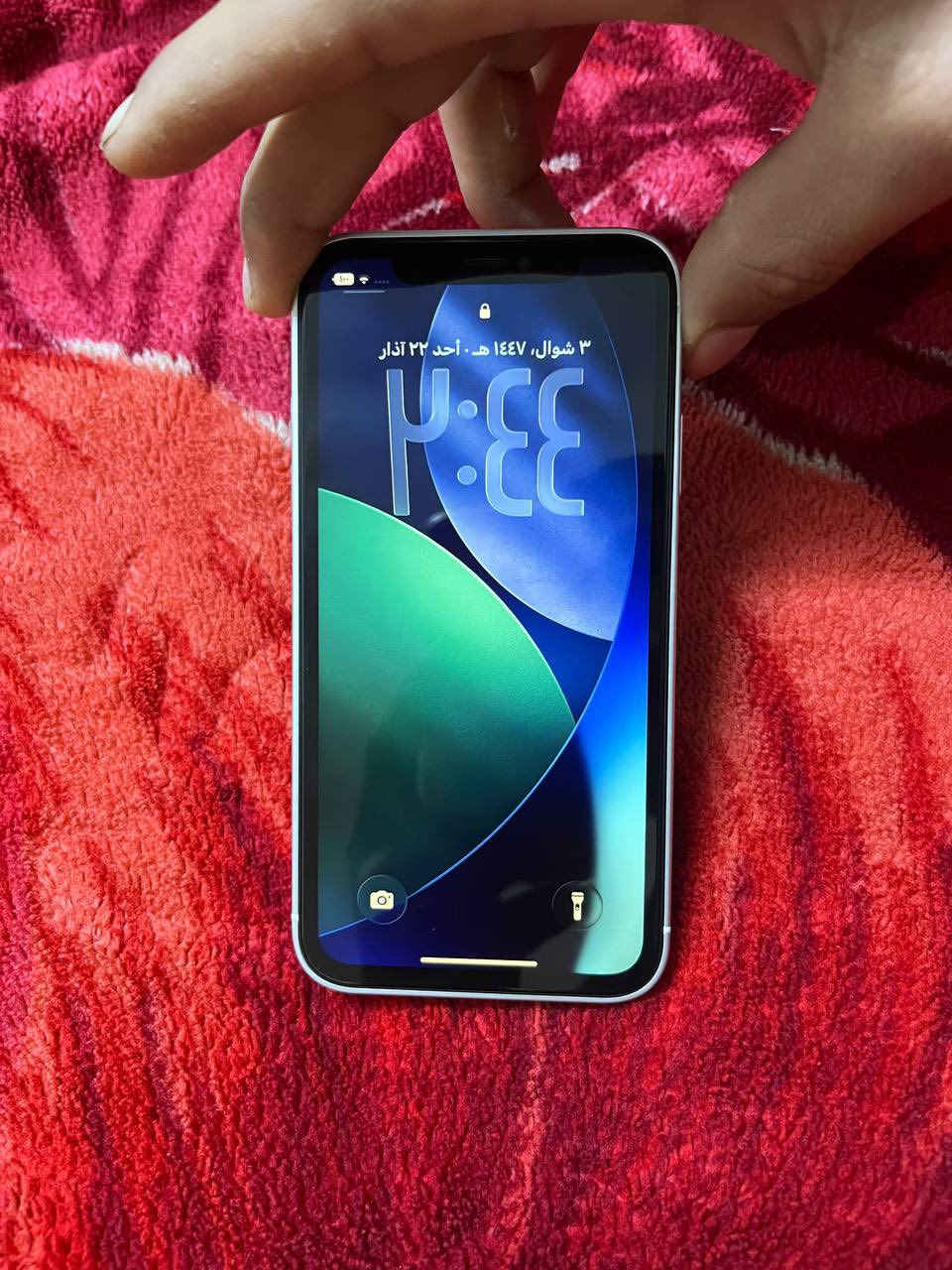 السلام عليكم 
ايفون 11 محور 17pro 
لون سلفر 
ذاكرة 128 
الجهاز محور تحوير حلو وراقي 
حته شحن ماك سيف شغال 
بطاريه جديدة 100% عدد دوراته 5 
صوت كله شغال 
الجهاز دبل سيم كارت 
السعر 250 ألف وبي مجال 
مكاني بابل حله شارع 60 قرب جسر الطهمازيه 
للاستفسار ***********
