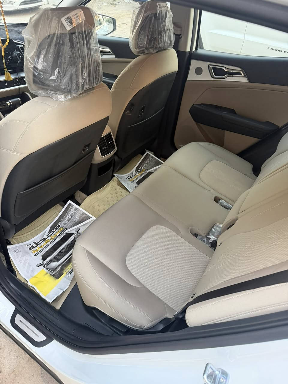 السلام عليكم سبورتج ڤول قمارة حديد
2025  خليجي ضمان كيا نم 5 سنوات او 100 الف رقم بغداد الجديد بأسمي مكفولة من الصبغ والتبديل  فقط طخة بسيطة بالباب خلف السائق موضحة على وضعها
ماشية 15000
فول مواصفات
دفع رباعيX4
بصمة + تشغيل عن بعد
بانوراما +  الأنارة الداخلية LED
كراسي الأمامية كهرباء + صندوق كهرباء
مقاعد الأمامية تدفئة+ مقود تدفئة
 شاشة كبيرة +كامرة خلفية دوارة
داخل بيجي +شاحـن وايرلـس
مرآة اوتو دم + حساس مطر
تبريد شاشة مناخين منفصل 
حساس امامي + خلفي
مانع انزلاق + مانع انحدار
هند بريك بصمة+ أوتو هولد
قطعتين تبريد+ اربعة انظمة قيادة
انارة الأمامية LED + انارة خلفية LED
تحكم ستيرن جهتين + شفتات
اشاير بل مري والمري كهرباء
نقط عمياء 
محرك 2000+ شاشة اعطال
كت بيانو بلاك اسود لامع + ويل حجم 19
مكاني بغداد للاستفسار  ***********

♥️ الموديل🔥 2025 🔥
♥️🔥فول مواصفات قماره حديد🔥 
♥️ سعة المحرك 2.0L
♥️ مرتبط بناقل حركة أوتو 6 نمر
♥️ عدد AIR BAG 2 
♥️ حساسات أمامية و خلفيه 
♥️ لايت زينون + LED 
♥️ كشافات  اماميه زنون 
♥️ بك لايت LED
♥️ حجم الاطار ويل كاب كروم 19  
♥️ 4 دسك
♥️ ماسحة خلفية
♥️ اريل نفكيتر 
♥️ مفتاح التشغيل بصمة و تشغيل عن بعد 
♥️ فتح الصندوق كهرباء 
♥️ شاشة Apple Car play
♥️ كاميرا دوارة
♥️ الانارة الداخلية LED
♥️ حركة المقاعد الأمامية كهرباء
♥️ تدفئة المقاعد الأمامية 
♥️ تدفئة المقود
♥️ مثبت السرعة Cruise
♥️ المودات والأوامر الصوتية
♥️ أوضاع القيادة  Drive Mode 
♥️ حساسات ضغط اطارات 
♥️ مقود جلد حياكة 
♥️ شفتات ستيرن 
♥️تبريد بيانو شاشة
♥️قطعتين تبريد 
♥️ ا ABS 
♥️سايد بريك بصمه ا Auto Hold   أوتو هولد
♥️ نظام مانع الانزلاق
♥️ نظام نزول المنحدرات 
♥️ اشارة في المرايا الجانبية رادار 🔥
♥️ مخرج منفذ الطاقة ⚡
♥️شاحن هاتف Wireless
❤️نظام دفع رباعي X4
