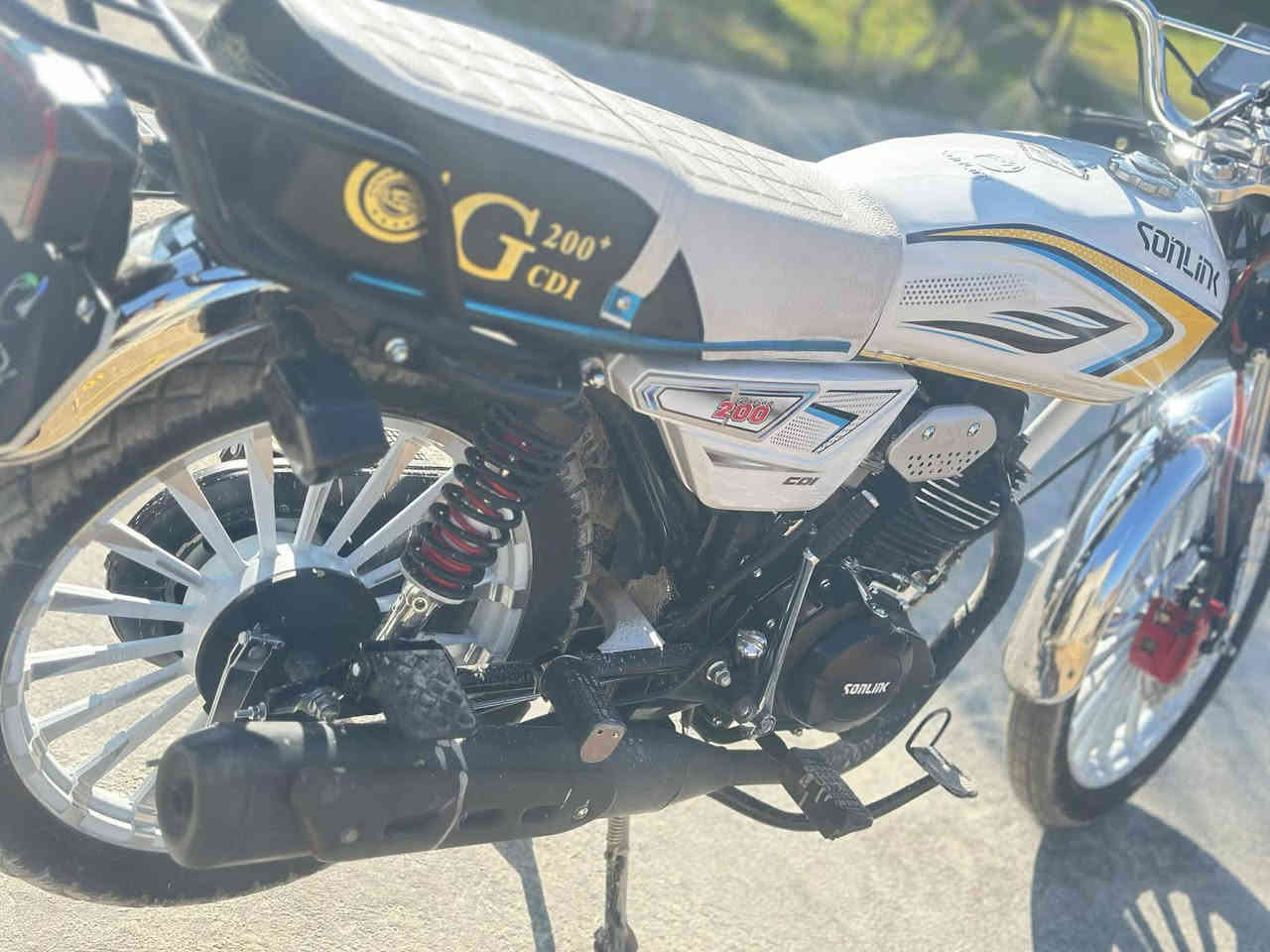 دراجه للبيع موديل 25 محرك 200 جواكيج دراجه بعدها جديده ونضافه واضحه للبيع او مراوس. مكان الدراجه القائم حصيبه تواصل وتساب تصال مازنجرر
***********
