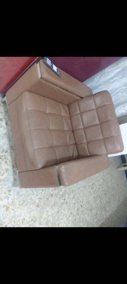 عندي هذ التخم كلش  نضيف  ٧مقاعد ب١٦٠ مكاني زعفرانيه


**إذا كنت صاحب هذا الإعلان وتريد حذفه لأي سبب، رجاءا أرسل رسالة إلى الدعم الفني**